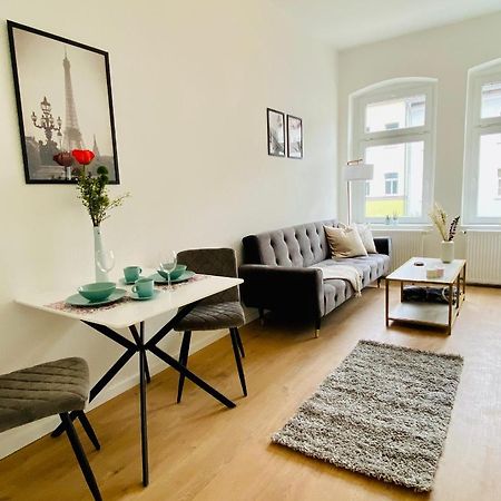 ארפורט Stilvolles Apartment In Zentraler Lage - Smart-Tv, Queensize-Bett, Altbaustil, Kueche In City-Naehe מראה חיצוני תמונה
